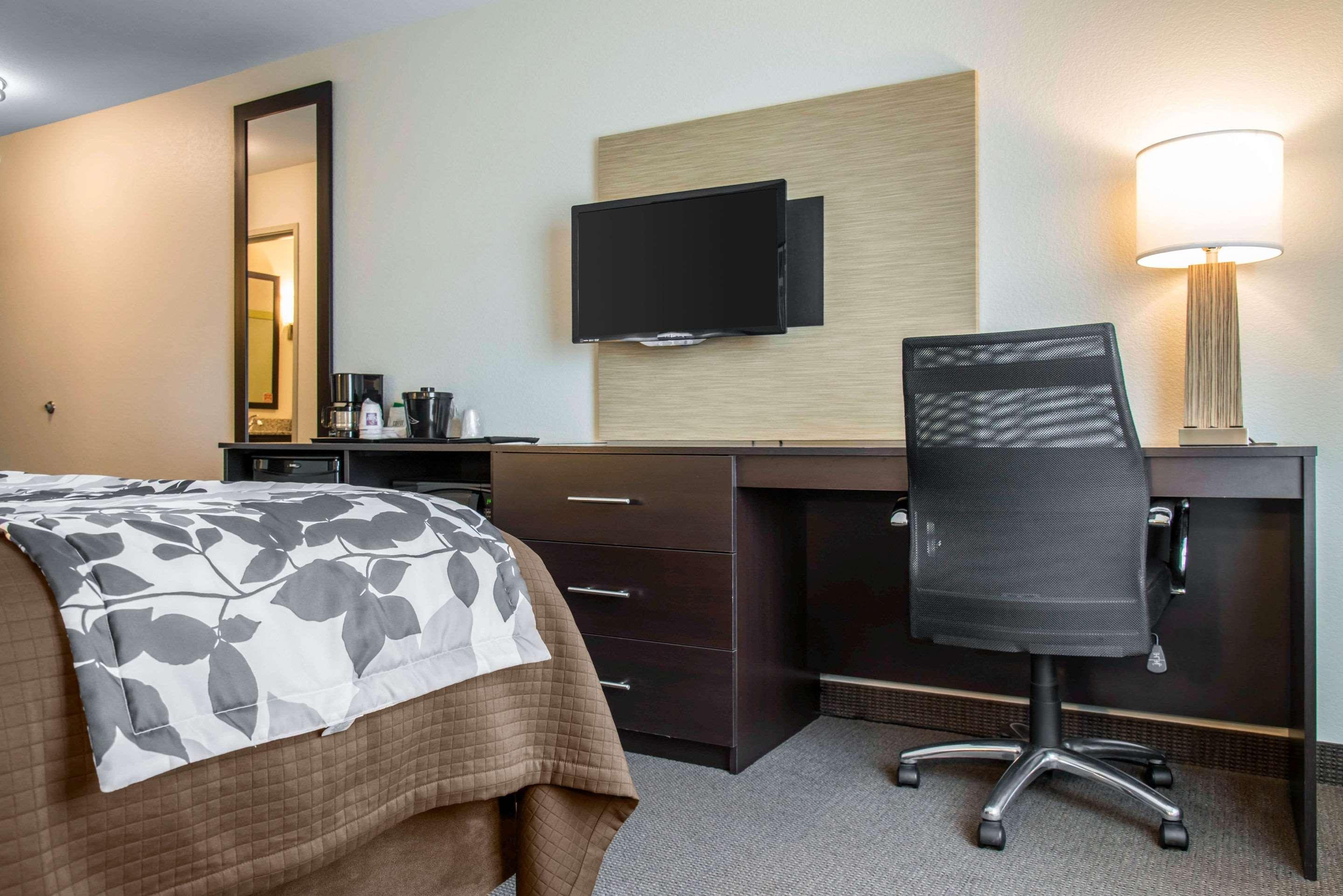 Sleep Inn & Suites Marshall - University Area Екстер'єр фото