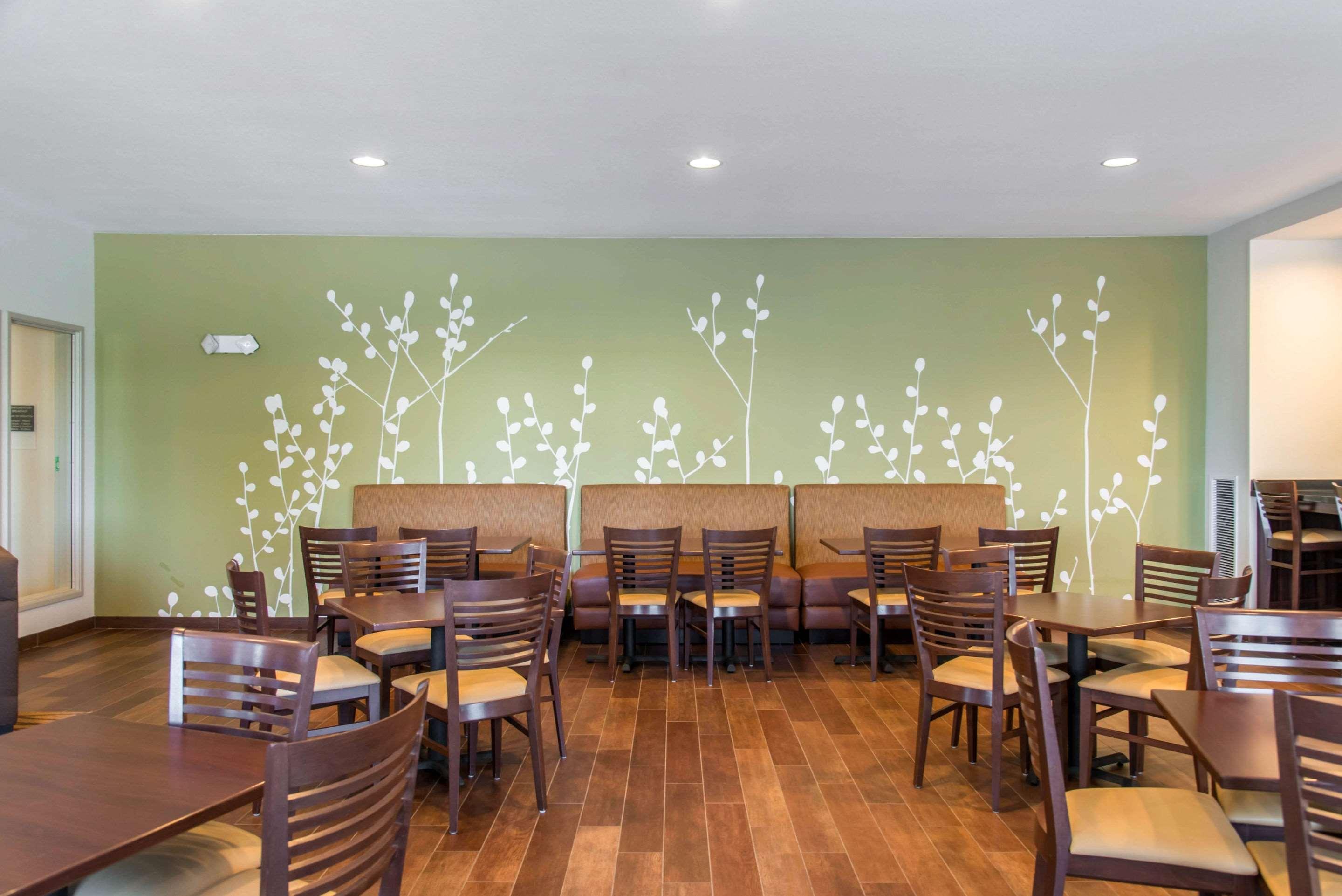 Sleep Inn & Suites Marshall - University Area Екстер'єр фото